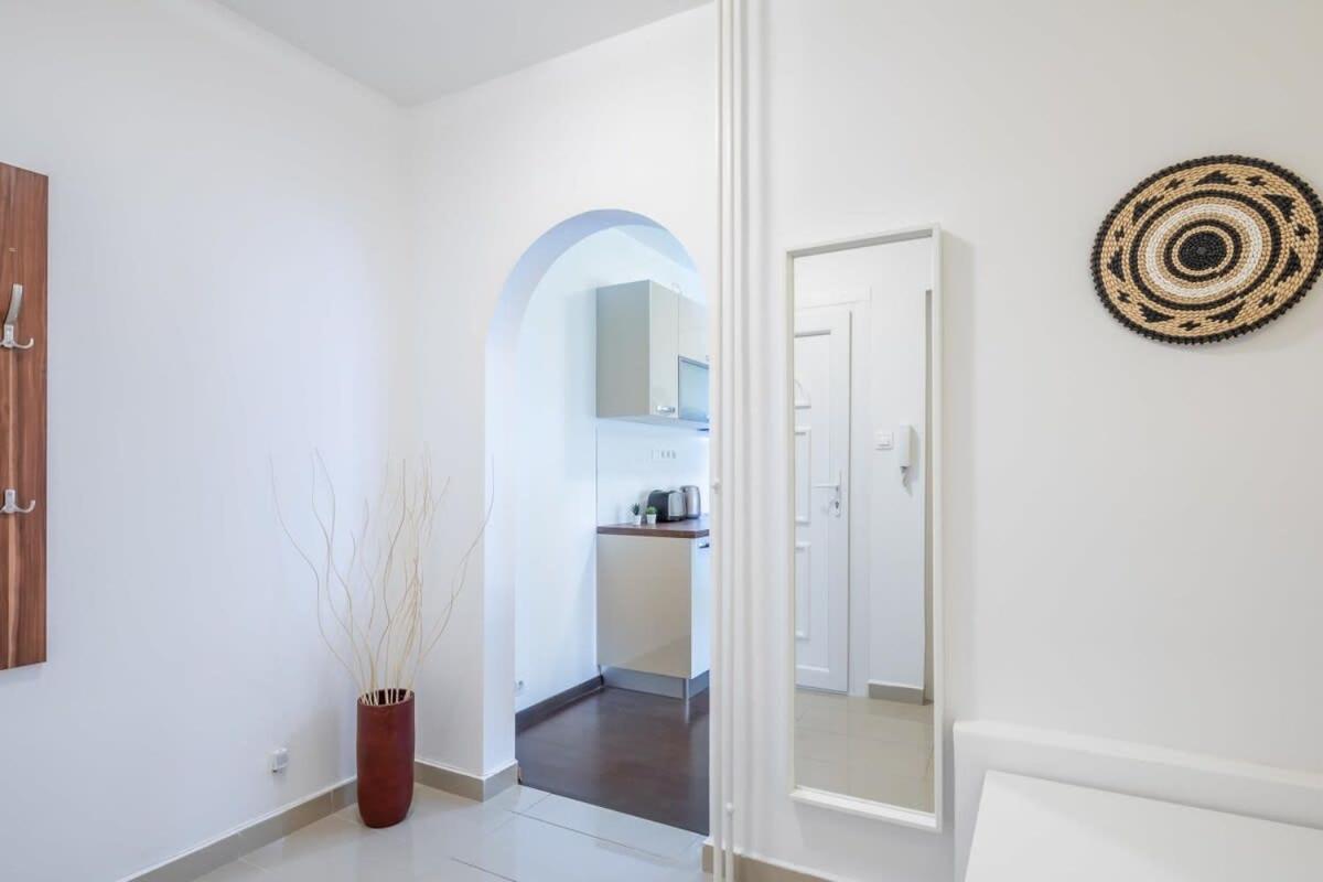 Sunny Balcony - Cute And Cozy Apartment Budapest Exterior photo