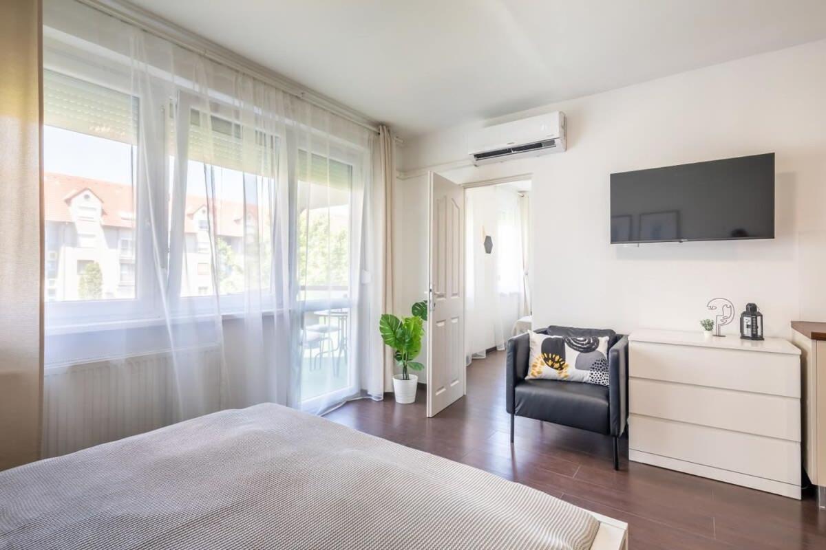 Sunny Balcony - Cute And Cozy Apartment Budapest Exterior photo