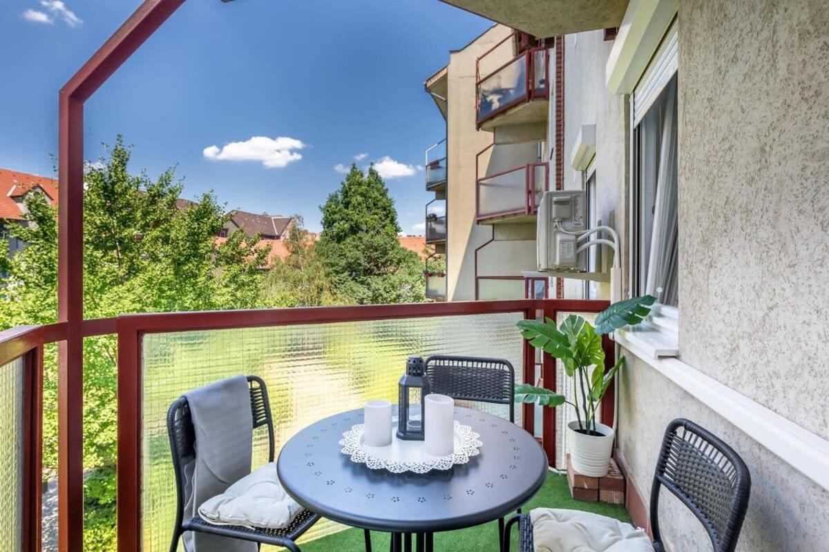Sunny Balcony - Cute And Cozy Apartment Budapest Exterior photo